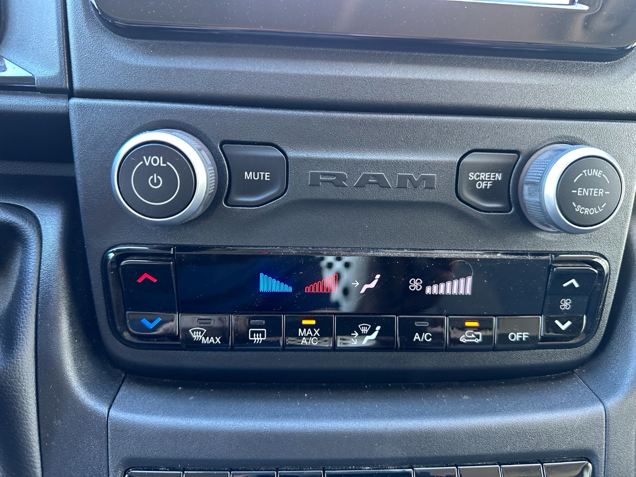 RAM ProMaster Cargo Van 2500 Low Roof 136" WB 2023 RAM ProMaster Cargo Van 2500 Low Roof 136" WB 2023