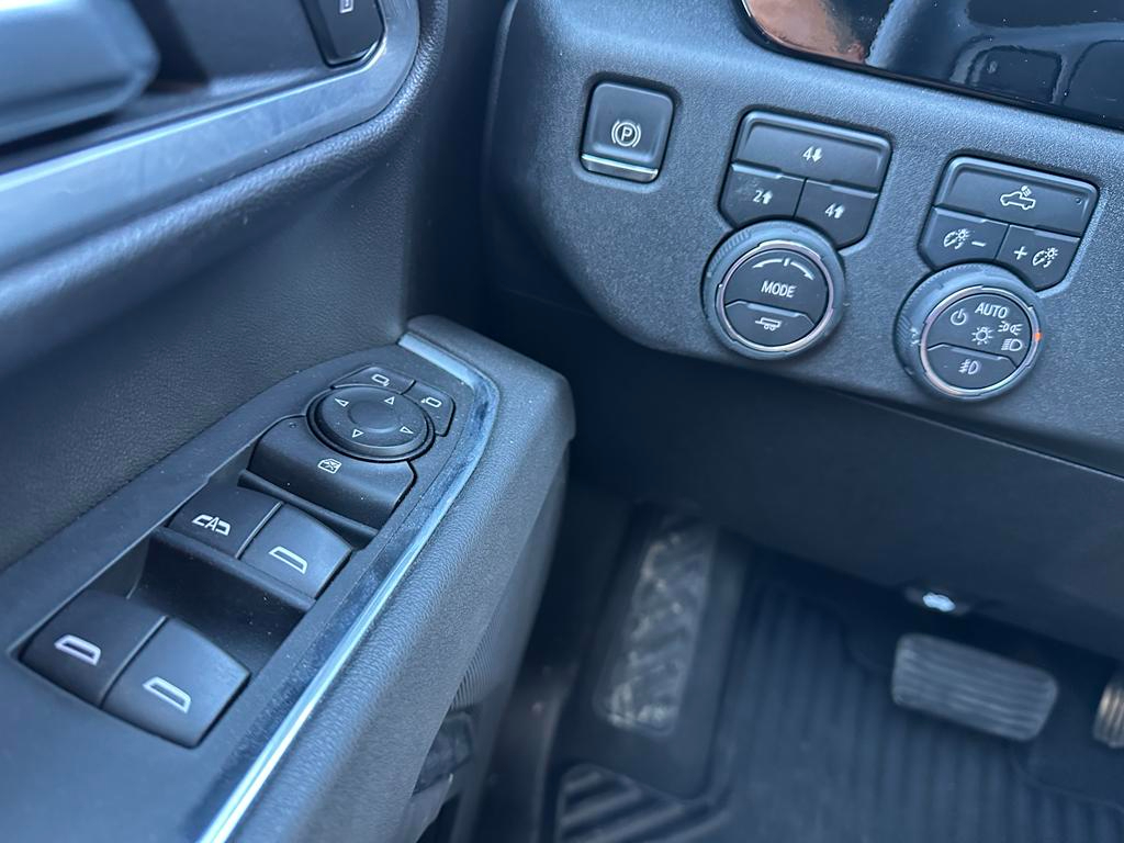 Chevrolet Silverado 2500HD 4WD Crew Cab 159" LT 2025