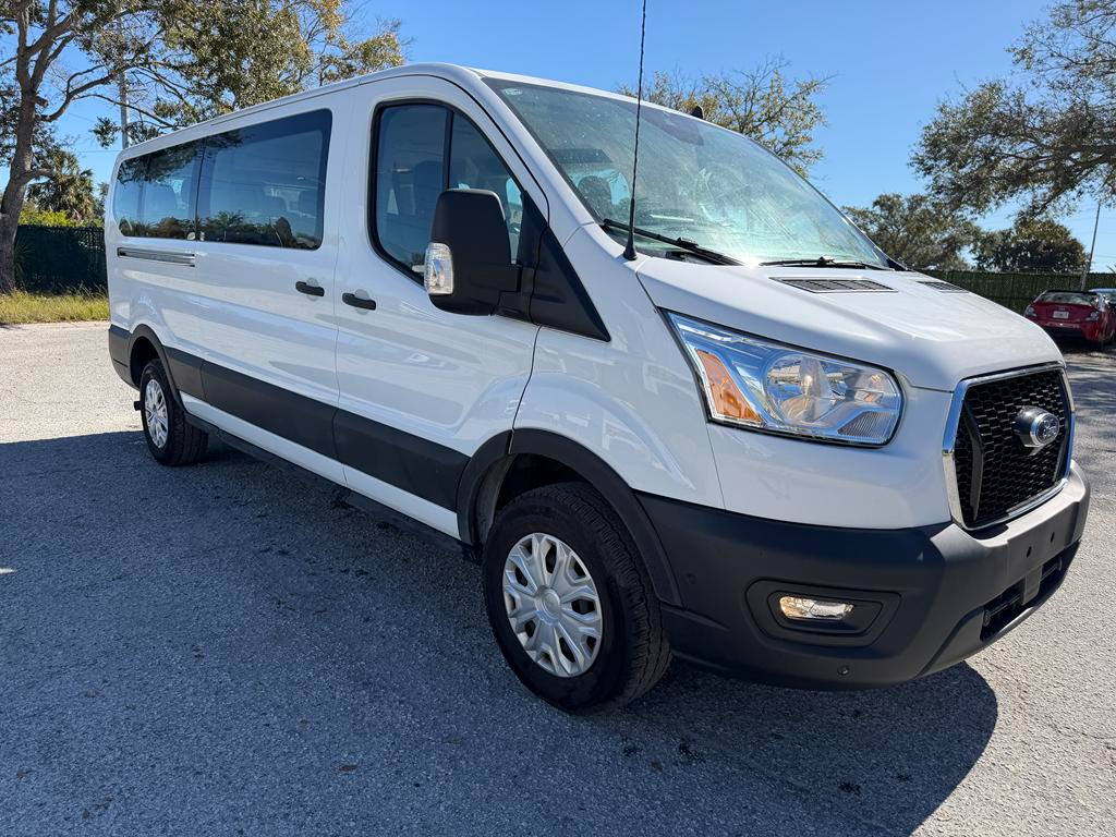 Ford Transit Passenger Wagon T-350 148" Low Roof XLT RWD 2025
