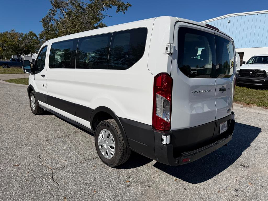 Ford Transit Passenger Wagon T-350 148" Low Roof XLT RWD 2025