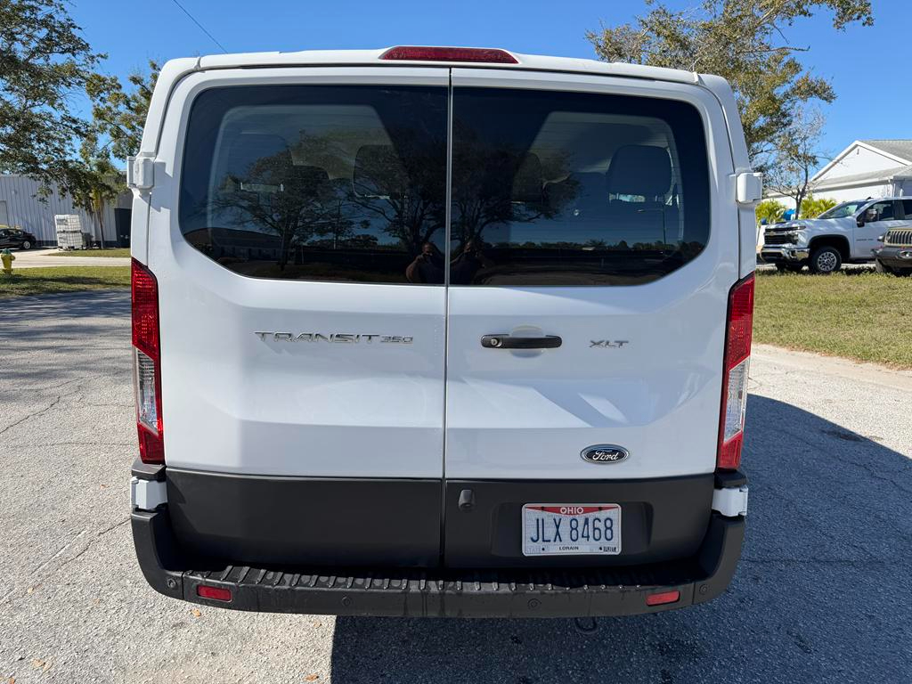 Ford Transit Passenger Wagon T-350 148" Low Roof XLT RWD 2025