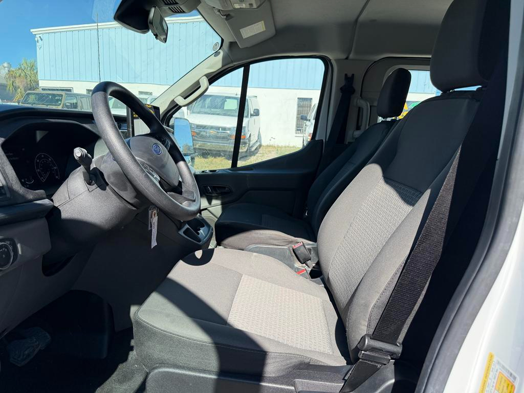 Ford Transit Passenger Wagon T-350 148" Low Roof XLT RWD 2025