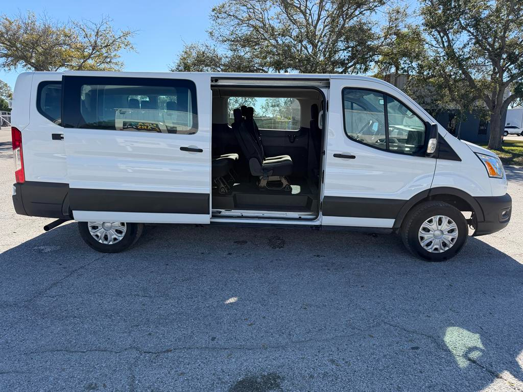 Ford Transit Passenger Wagon T-350 148" Low Roof XLT RWD 2025