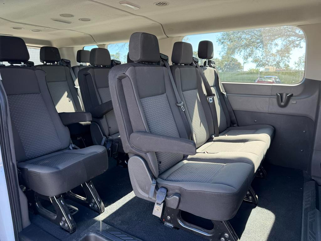 Ford Transit Passenger Wagon T-350 148" Low Roof XLT RWD 2025