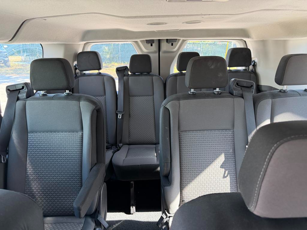 Ford Transit Passenger Wagon T-350 148" Low Roof XLT RWD 2025