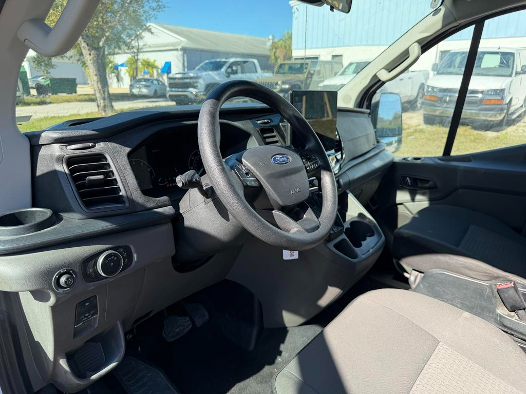 Ford Transit Passenger Wagon T-350 148" Low Roof XLT RWD 2025