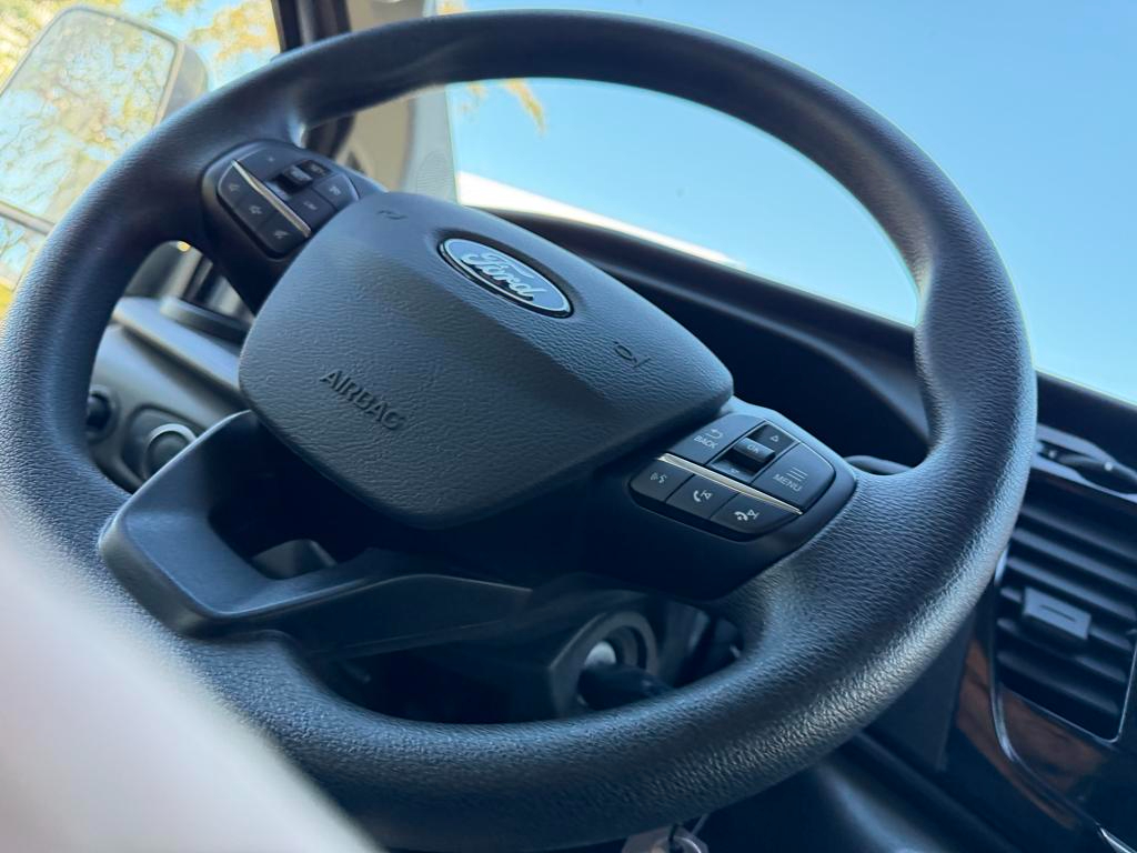 Ford Transit Passenger Wagon T-350 148" Low Roof XLT RWD 2025