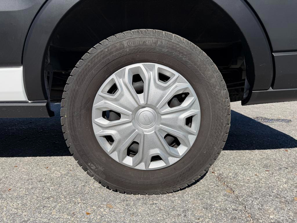 Ford Transit Passenger Wagon T-350 148" Low Roof XLT RWD 2025