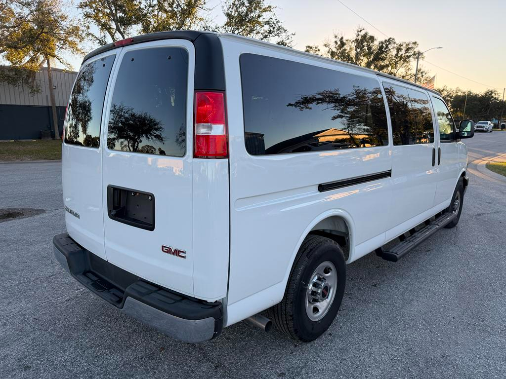 GMC Savana Passenger RWD 3500 155" LT 2025