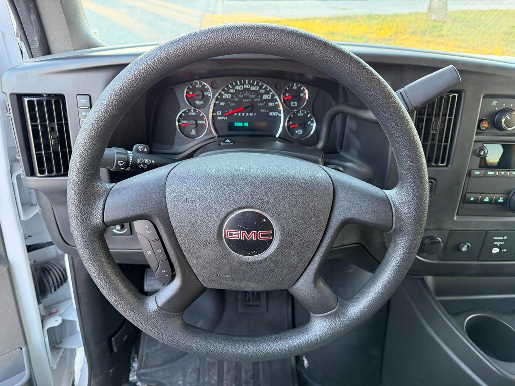 GMC Savana Passenger RWD 3500 155" LT 2025