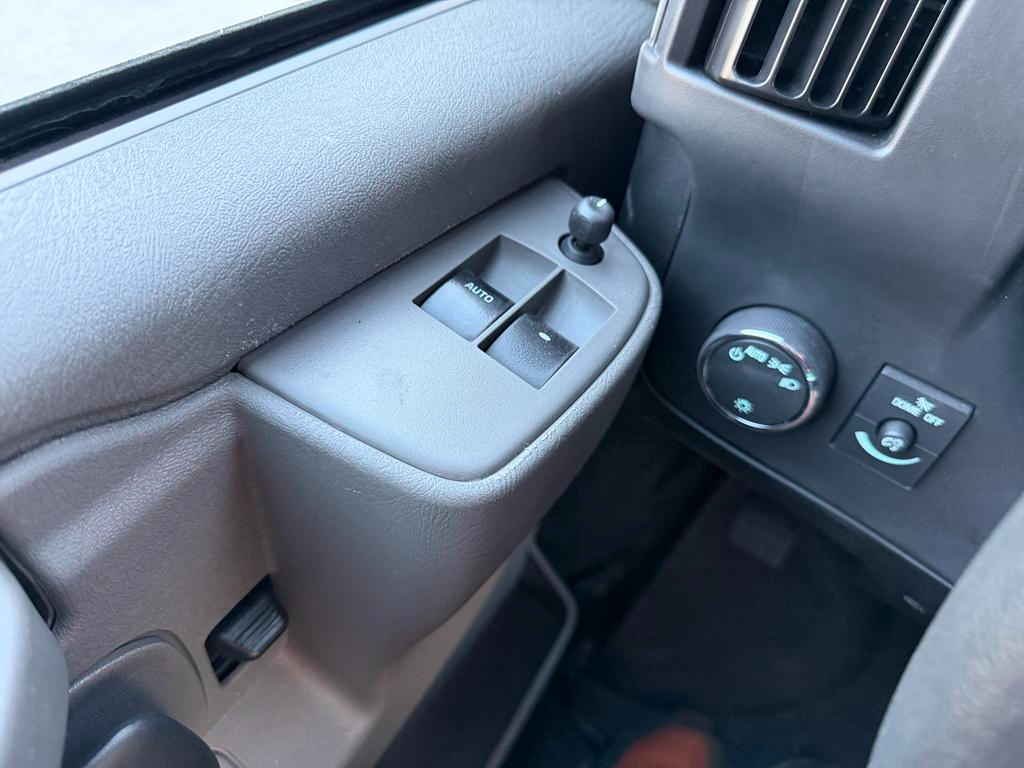 GMC Savana Passenger RWD 3500 155" LT 2025