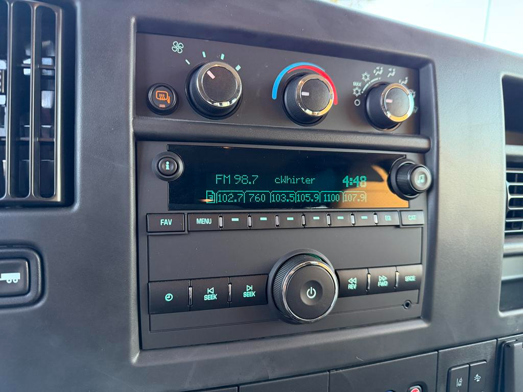 GMC Savana Passenger RWD 3500 155" LT 2025