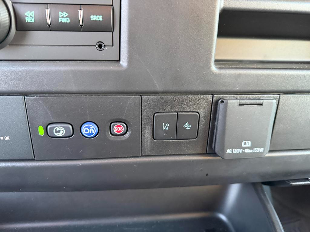 GMC Savana Passenger RWD 3500 155" LT 2025