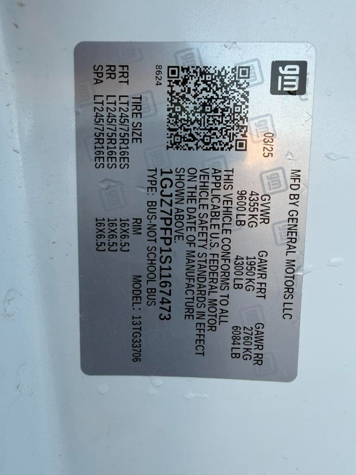 GMC Savana Passenger RWD 3500 155" LT 2025