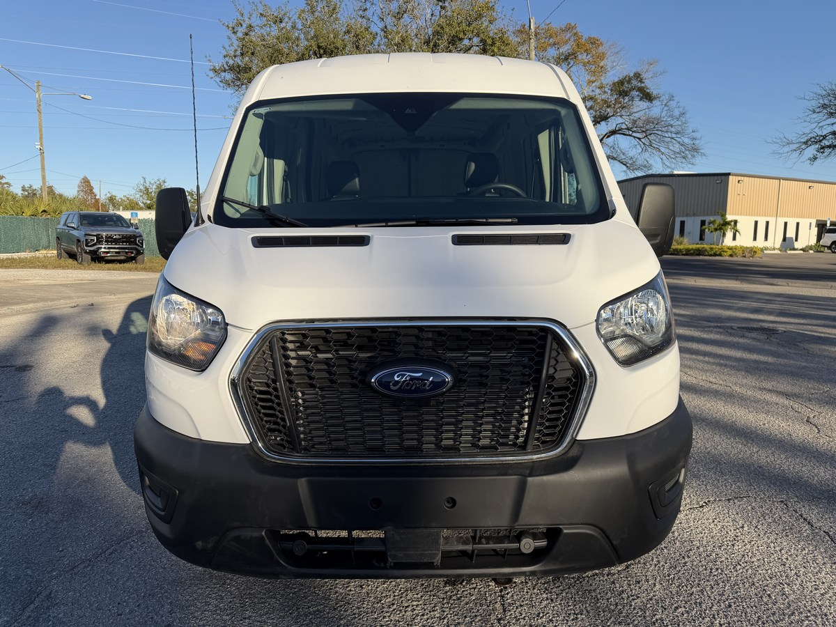 Ford Transit Cargo Van T-250 148" Med Rf 9070 GVWR RWD 2025