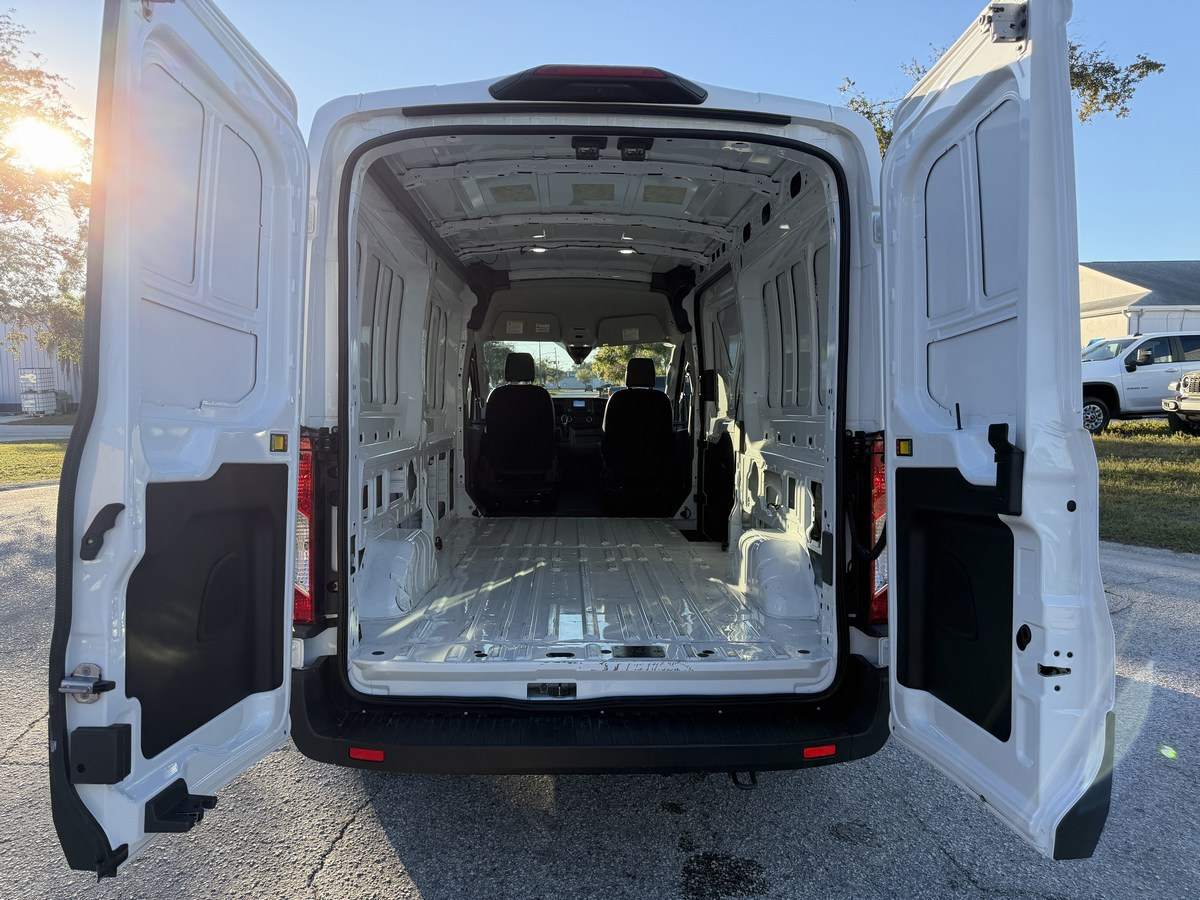 Ford Transit Cargo Van T-250 148" Med Rf 9070 GVWR RWD 2025