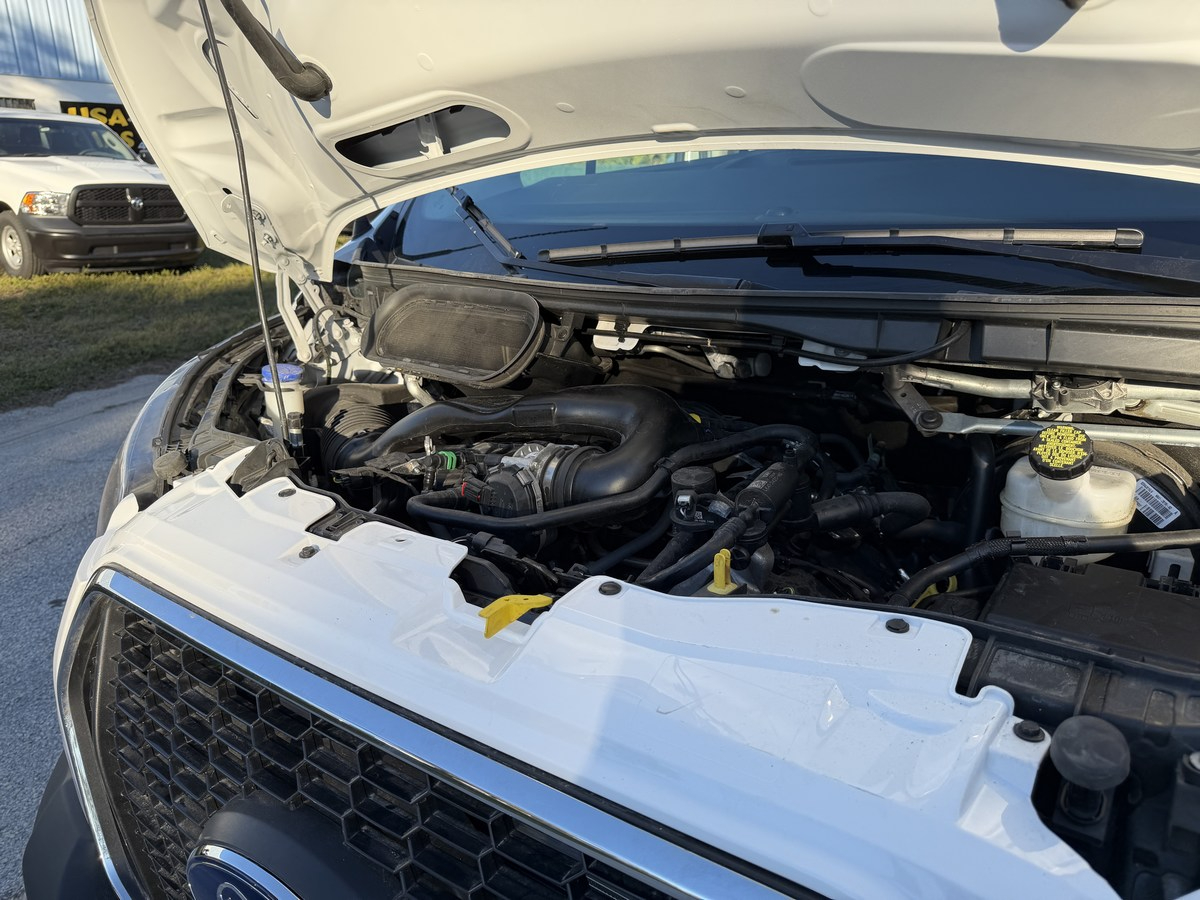 Ford Transit Cargo Van T-250 148" Med Rf 9070 GVWR RWD 2025