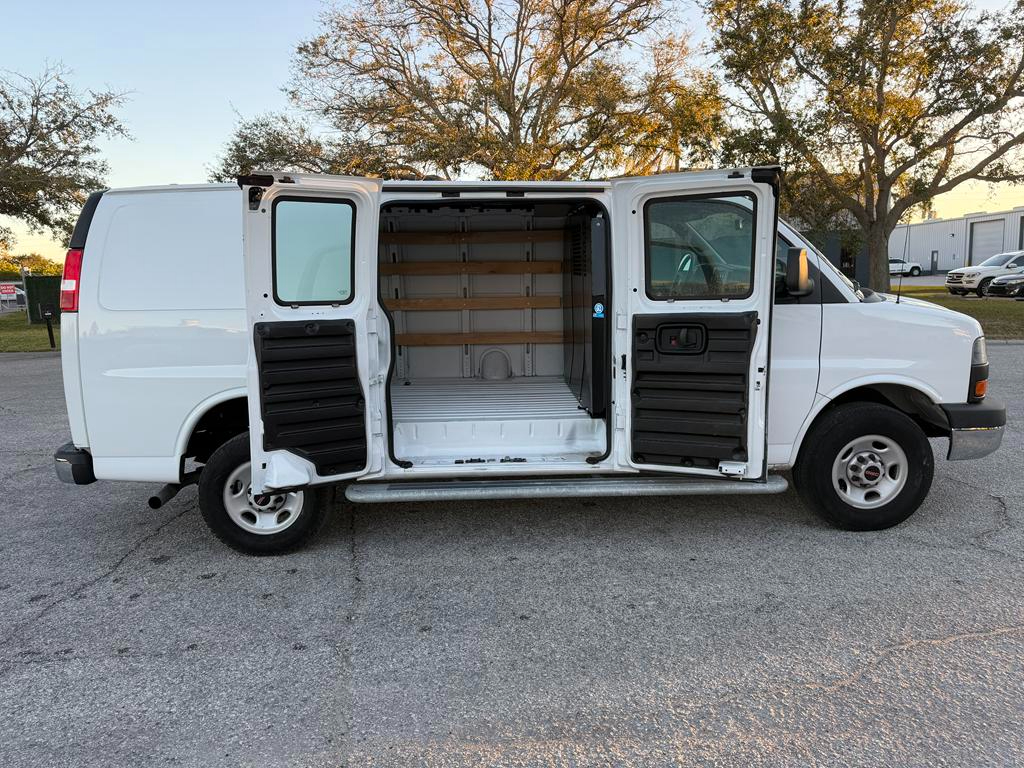 GMC Savana Cargo Van RWD 2500 135" 2024