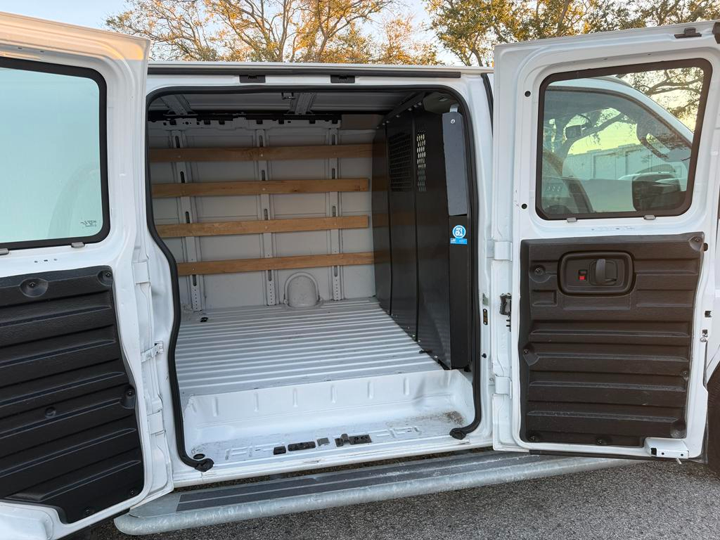 GMC Savana Cargo Van RWD 2500 135" 2024