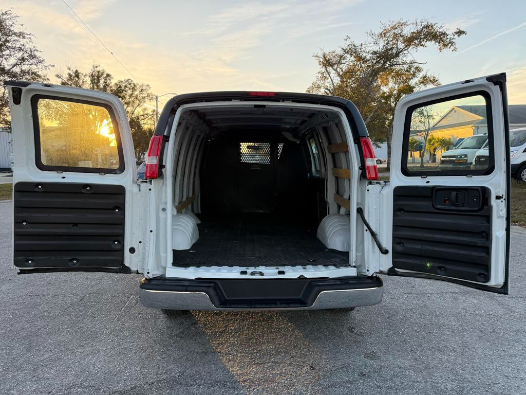GMC Savana Cargo Van RWD 2500 135" 2025