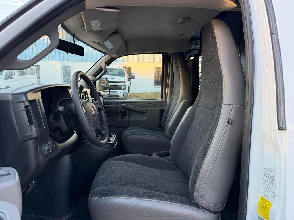 GMC Savana Cargo Van RWD 2500 135" 2025