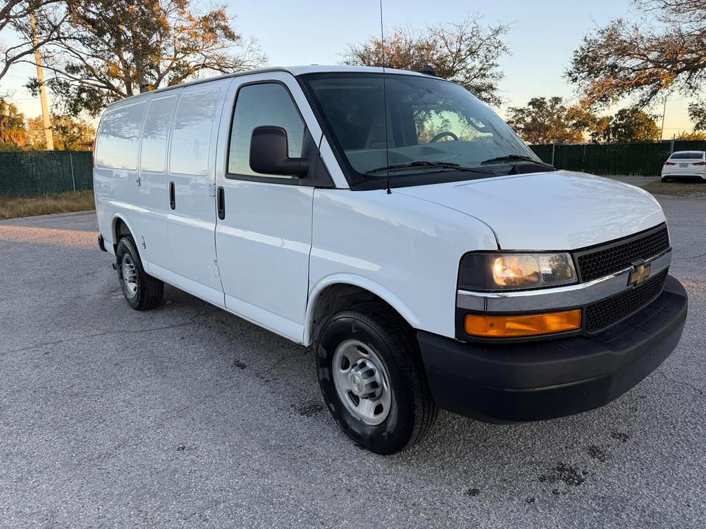 Chevrolet Express Cargo Van RWD 2500 135" 2025