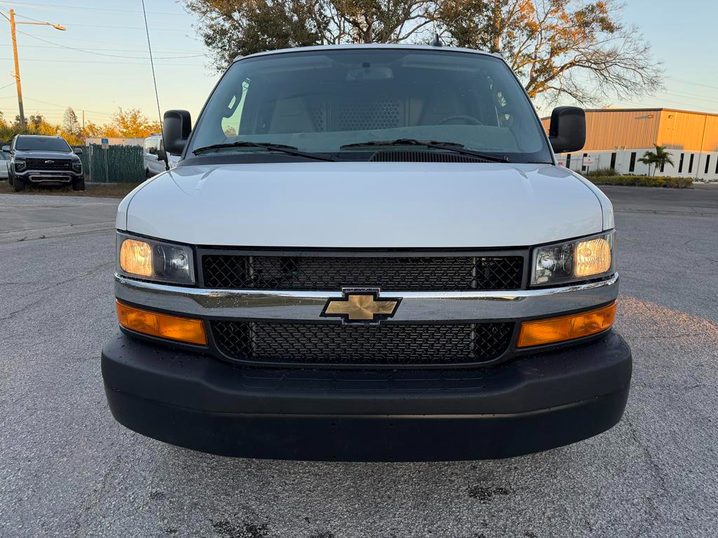 Chevrolet Express Cargo Van RWD 2500 135" 2025
