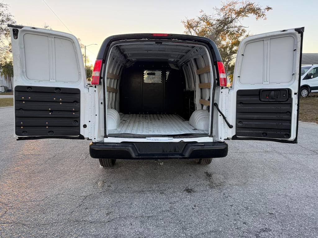 Chevrolet Express Cargo Van RWD 2500 135" 2025