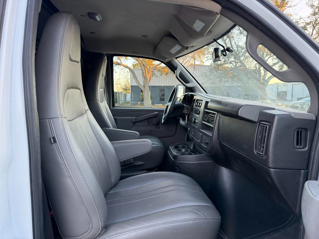 Chevrolet Express Cargo Van RWD 2500 135" 2025