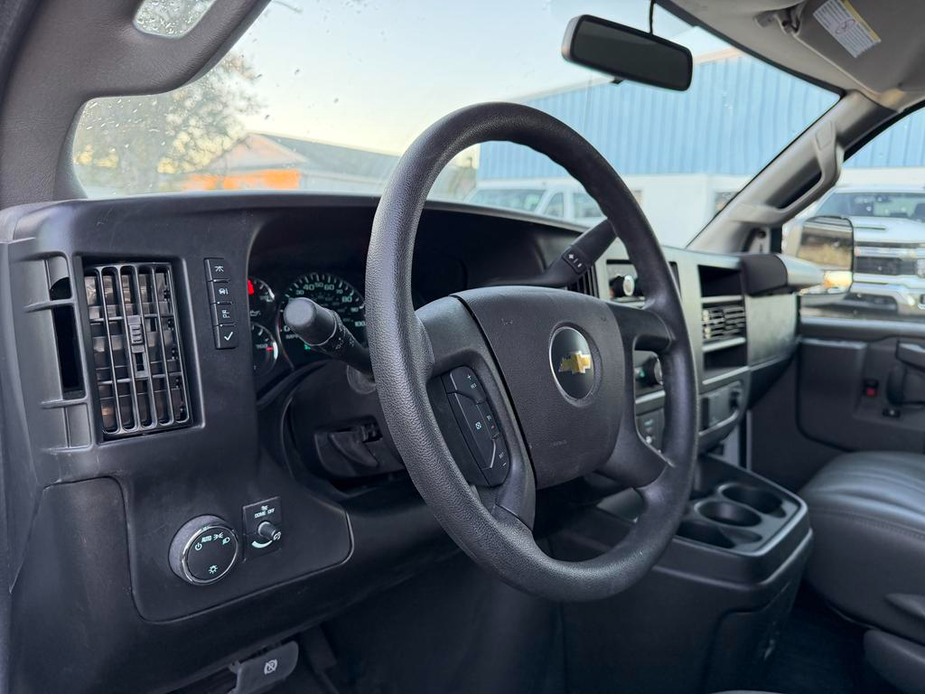 Chevrolet Express Cargo Van RWD 2500 135" 2025