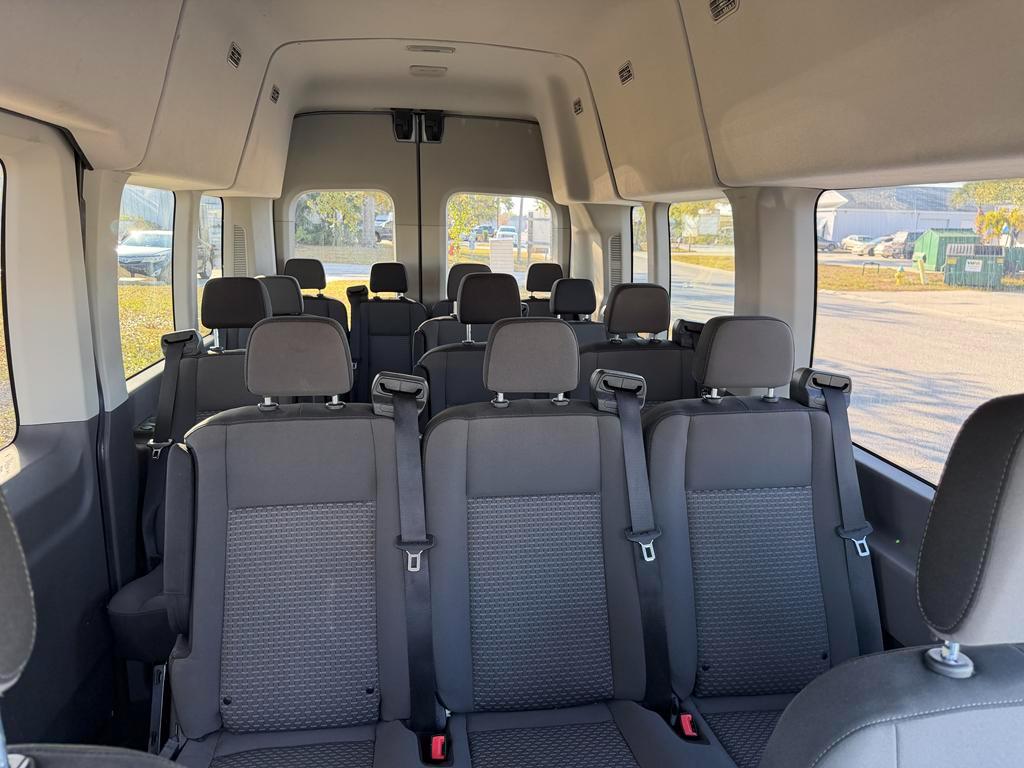 Ford Transit Passenger Wagon T-350 148" High Roof XLT RWD 2025