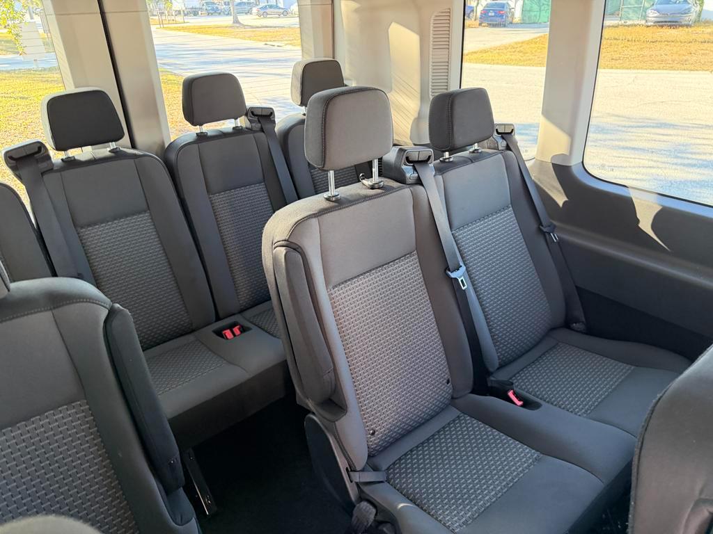 Ford Transit Passenger Wagon T-350 148" High Roof XLT RWD 2025