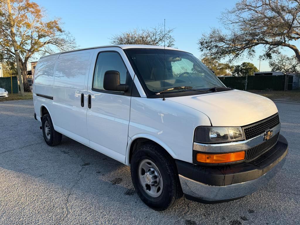 Chevrolet Express Cargo Van RWD 2500 135" 2025