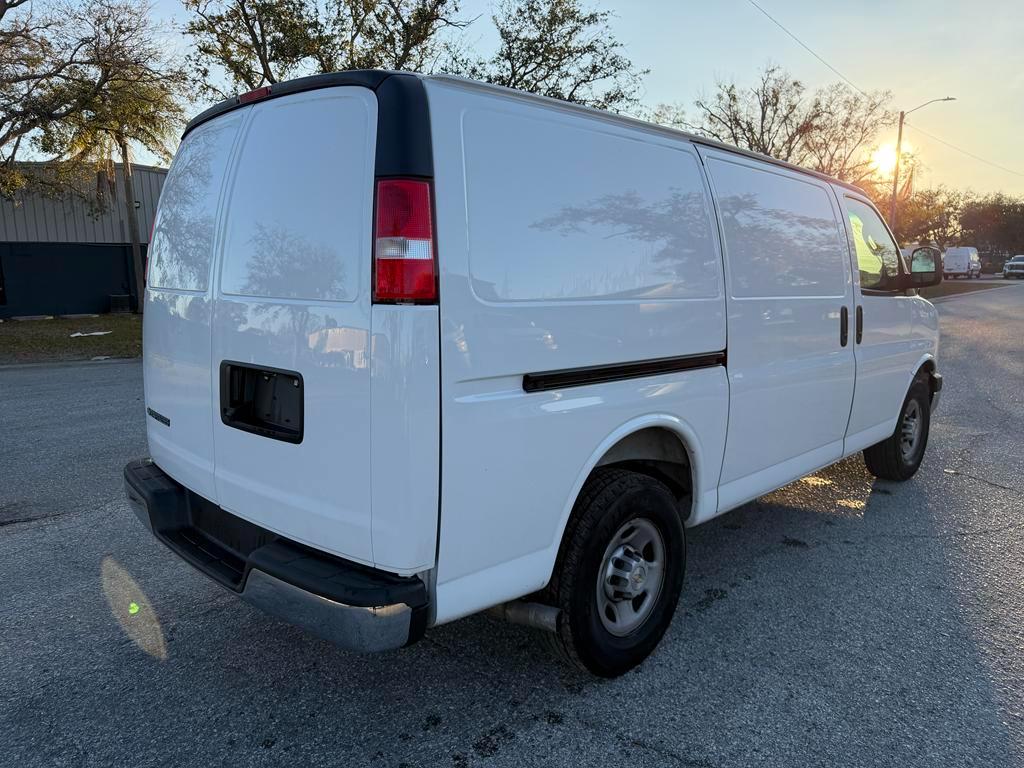 Chevrolet Express Cargo Van RWD 2500 135" 2025