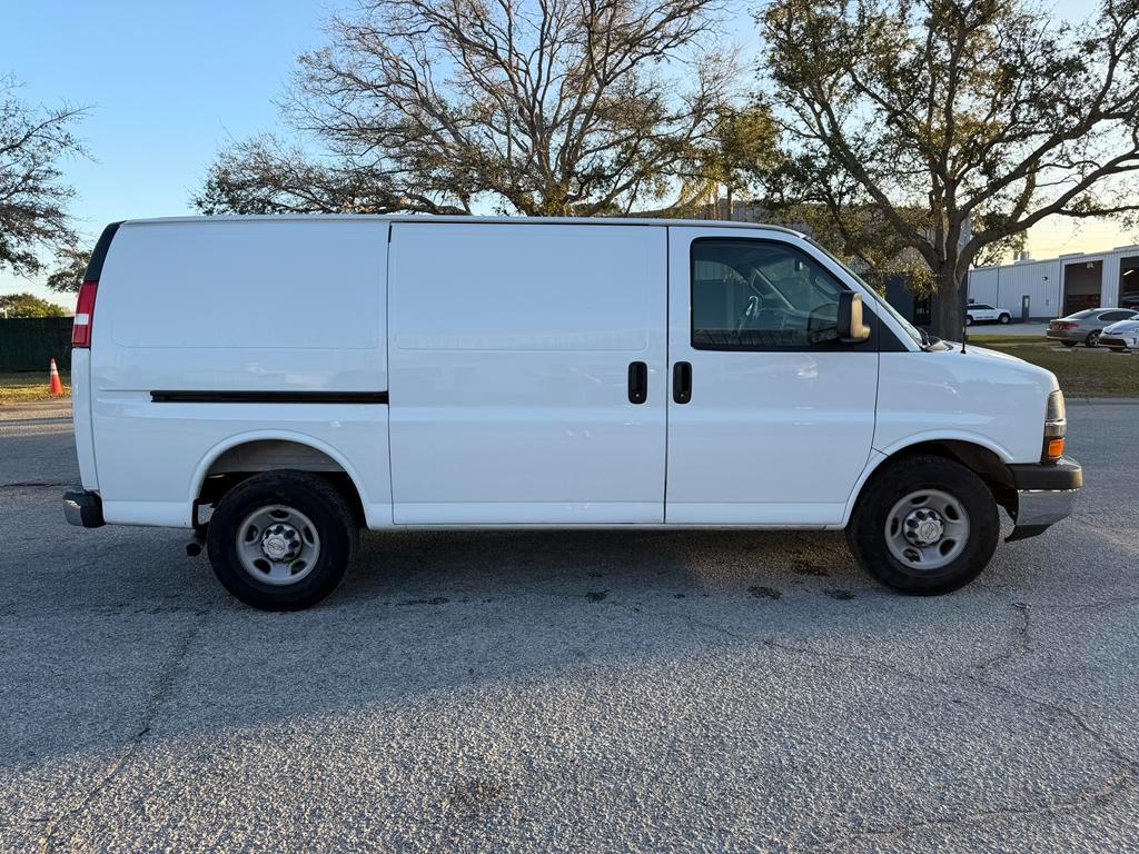 Chevrolet Express Cargo Van RWD 2500 135" 2025