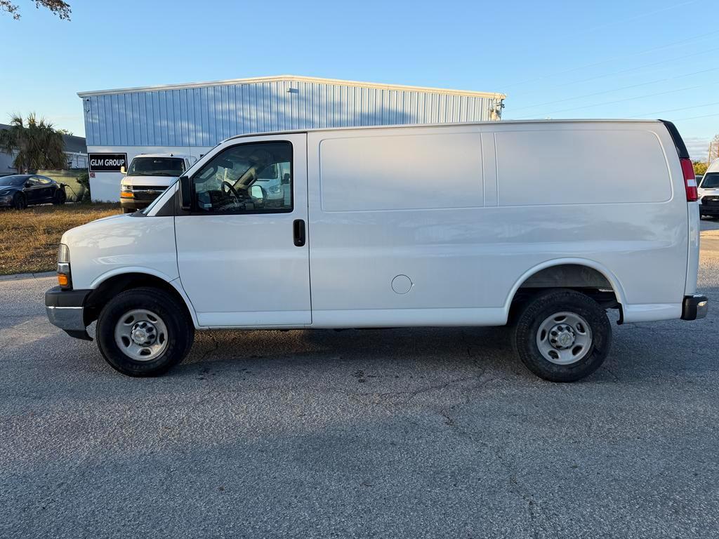 Chevrolet Express Cargo Van RWD 2500 135" 2025