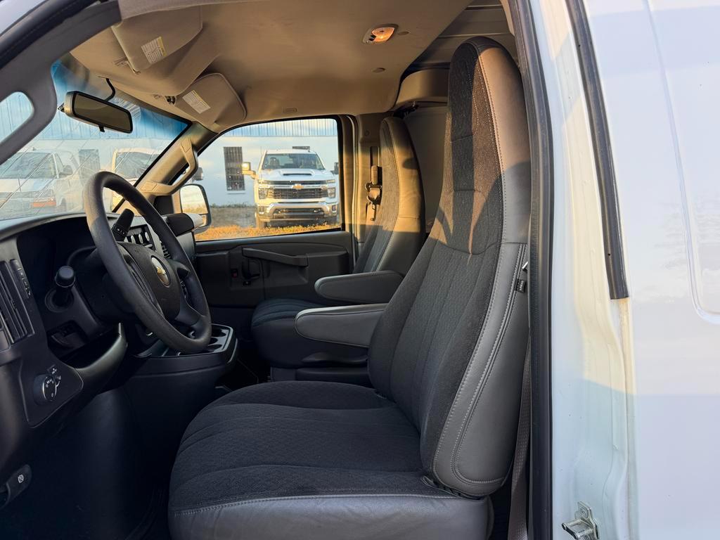 Chevrolet Express Cargo Van RWD 2500 135" 2025