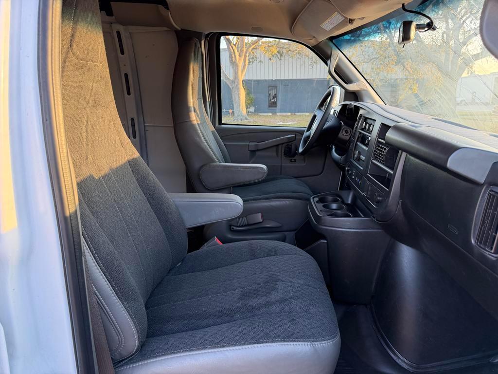 Chevrolet Express Cargo Van RWD 2500 135" 2025