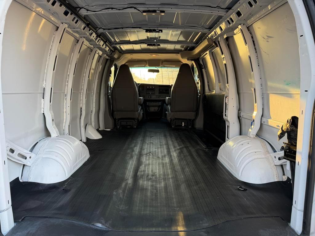 Chevrolet Express Cargo Van RWD 2500 135" 2025