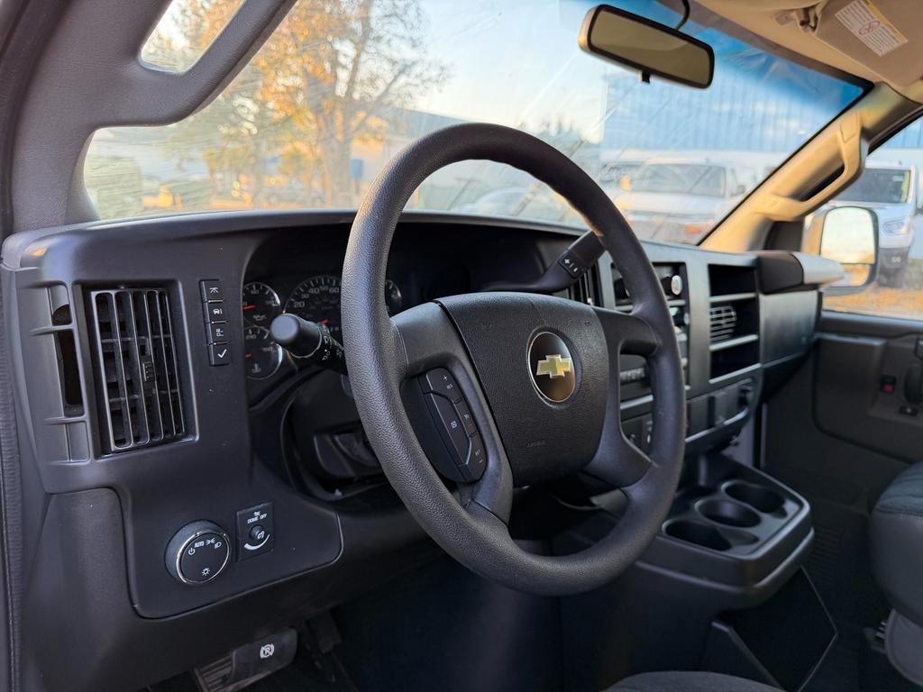 Chevrolet Express Cargo Van RWD 2500 135" 2025