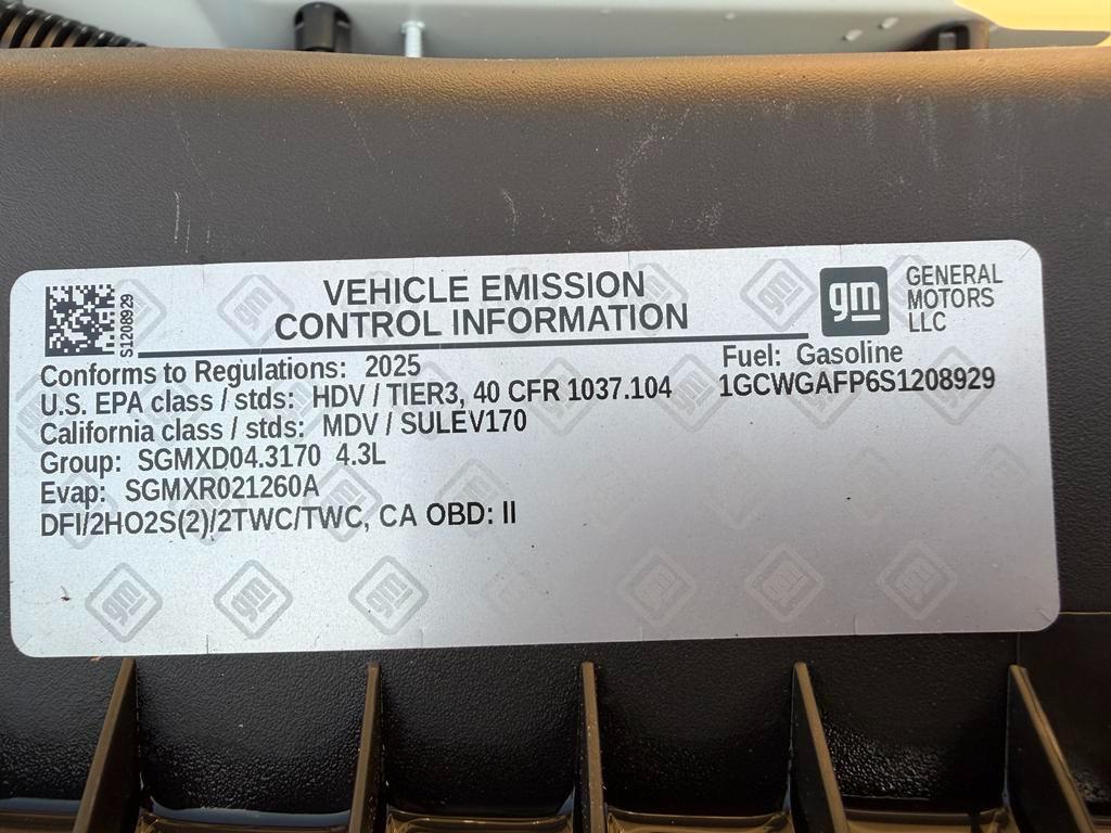 Chevrolet Express Cargo Van RWD 2500 135" 2025