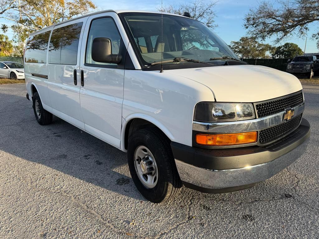 Chevrolet Express Passenger RWD 3500 155" LT 2024