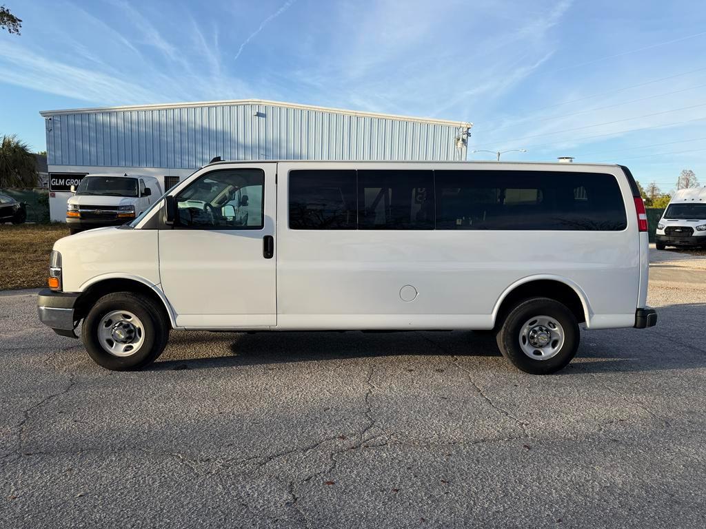 Chevrolet Express Passenger RWD 3500 155" LT 2024