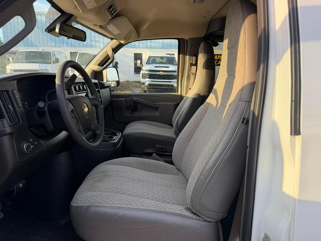 Chevrolet Express Passenger RWD 3500 155" LT 2024