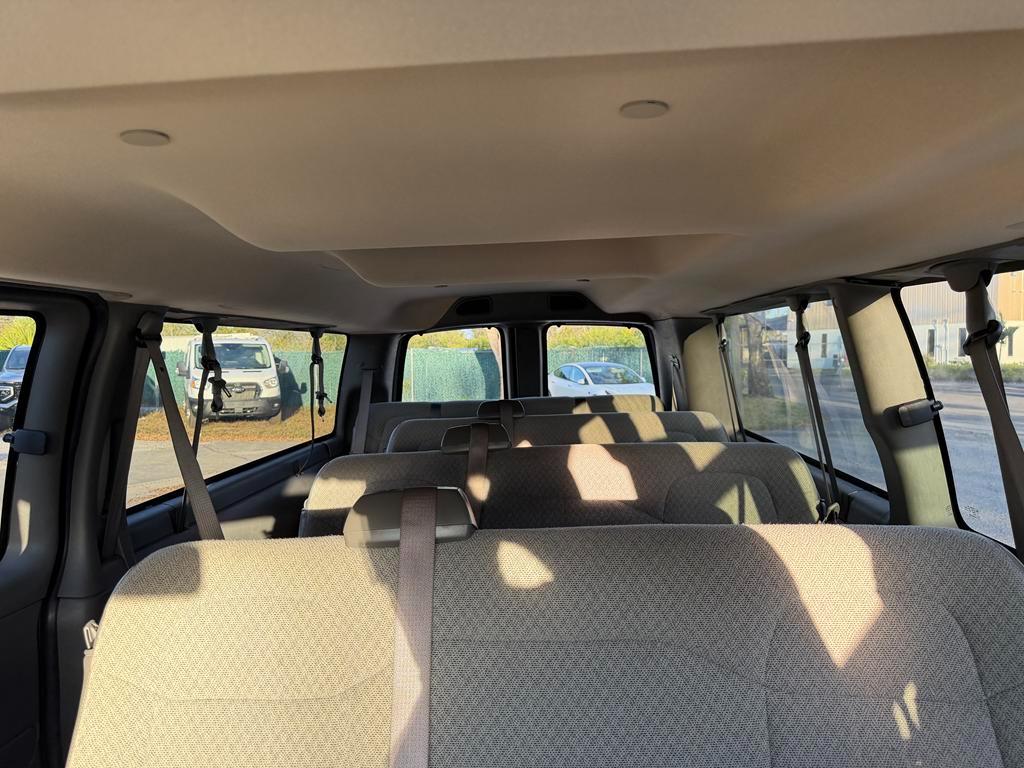 Chevrolet Express Passenger RWD 3500 155" LT 2024