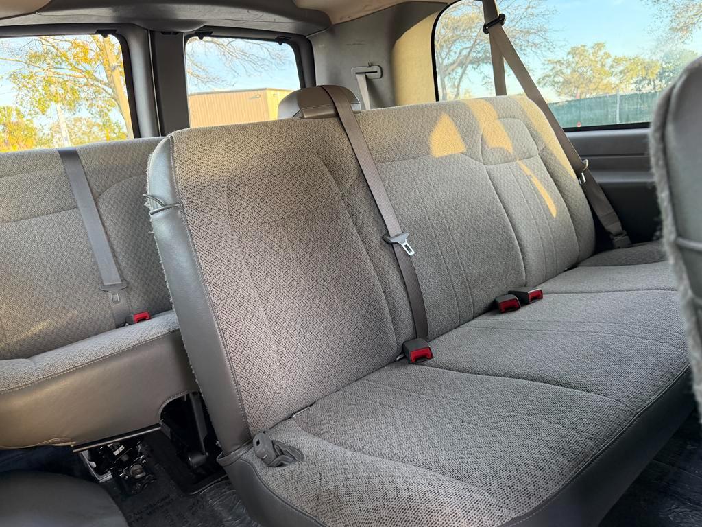 Chevrolet Express Passenger RWD 3500 155" LT 2024