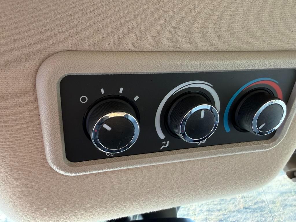 Chevrolet Express Passenger RWD 3500 155" LT 2024