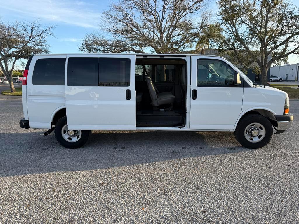 Chevrolet Express Passenger RWD 3500 155" LT 2024