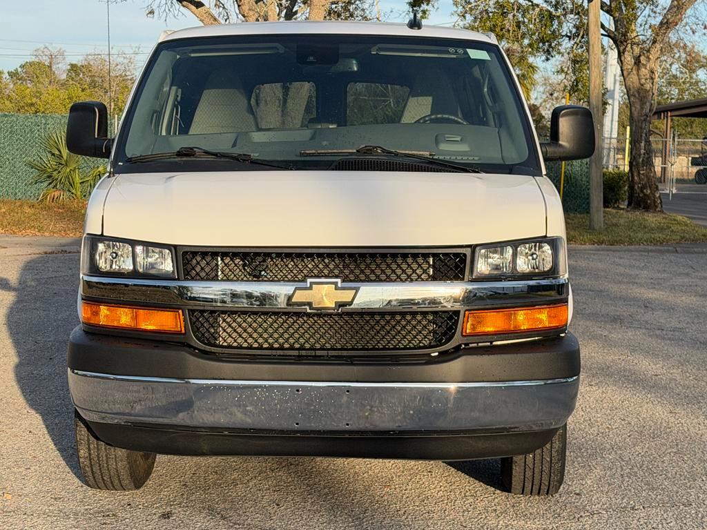 Chevrolet Express Passenger RWD 3500 155" LT 2024