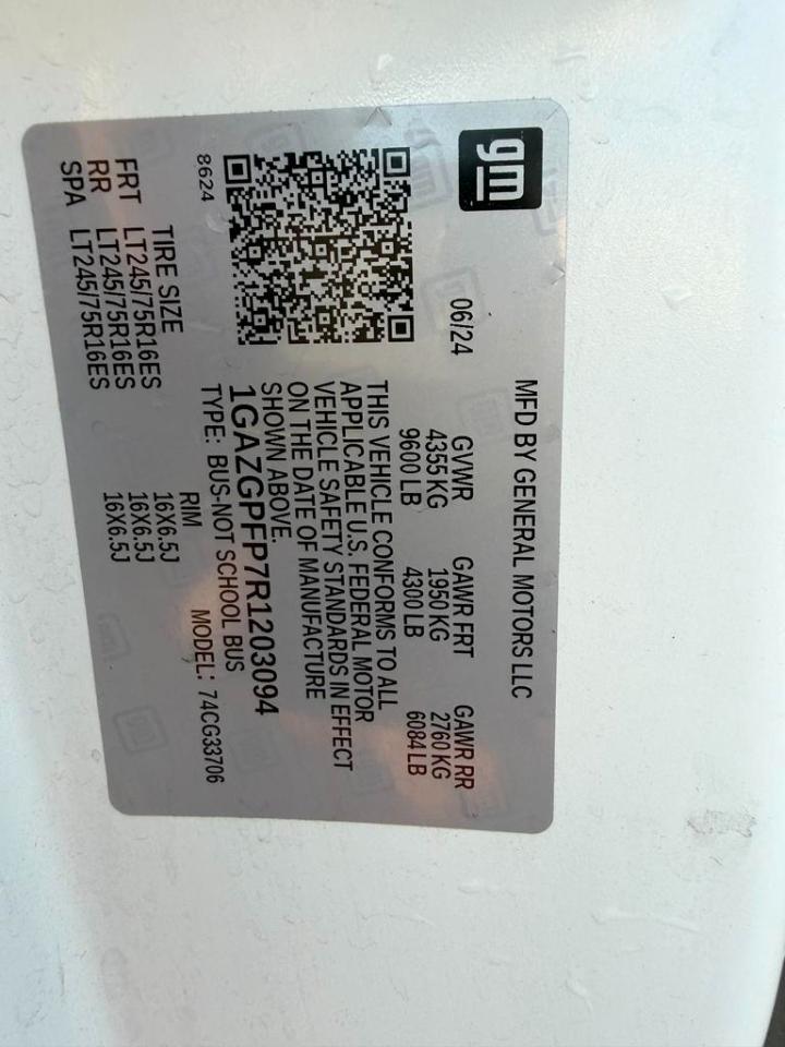 Chevrolet Express Passenger RWD 3500 155" LT 2024